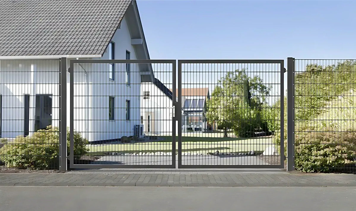 Doppeltor 8/6/8 breite Ausführung, weitere Gartentür-Einbausituation