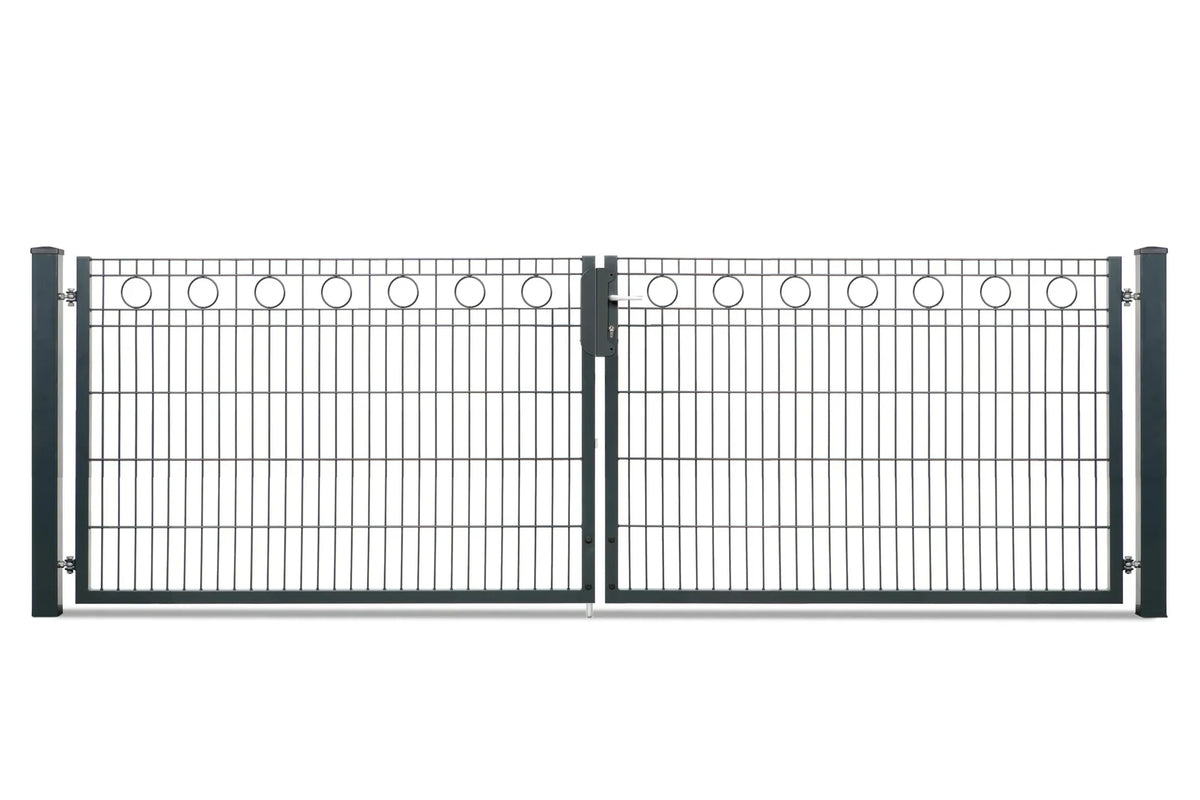 Zweiflügeliges Gartentor Rom mit Kreisornamenten in Anthrazit RAL 7016, lichte Weite 328 cm, Torhöhe 103 cm, freigestellt