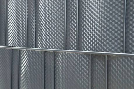 Detailaufnahme der dreidimensionalen Würfeloptik des CUBE Sichtschutzstreifens