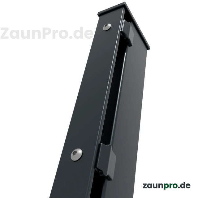 Zaunpfosten mit Abdeckleiste 40×60 mm Anthrazit RAL 7016 – Detailansicht der Abdeckleiste, pulverbeschichtet, zum Einbetonieren